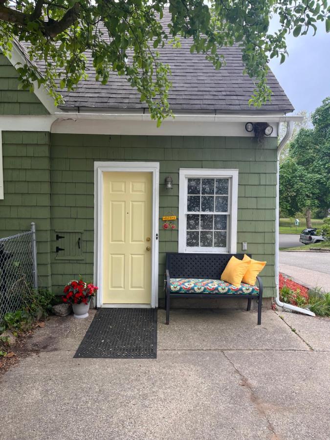 Cozy Cape Cod Villa Grand Rapids Exterior photo